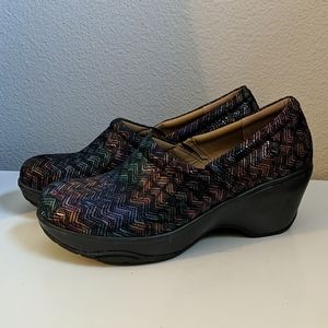 Like New Nurse mates Clogs